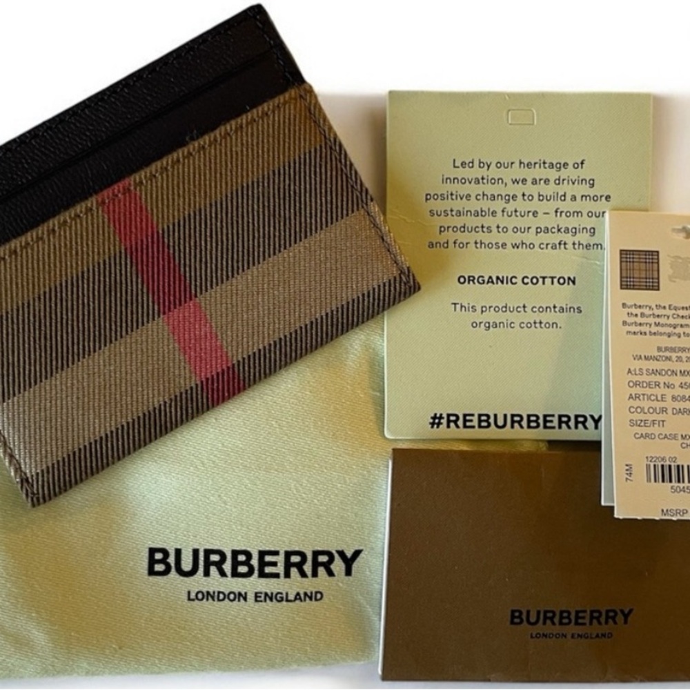 Burberry Card Holder. You gotta gave it!